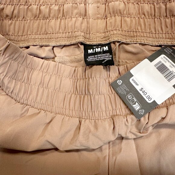 Under Armour Women's Athletic Shorts | Tan/Khaki | Medium NWT - Picture 2 of 3